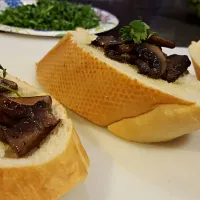 Snapdishの料理写真:mushroom crostini with cilantro|Zachary Portolanoさん