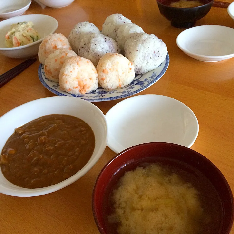 Snapdishの料理写真:子守りお留守番の朝ごはん|Koichi GOGOさん