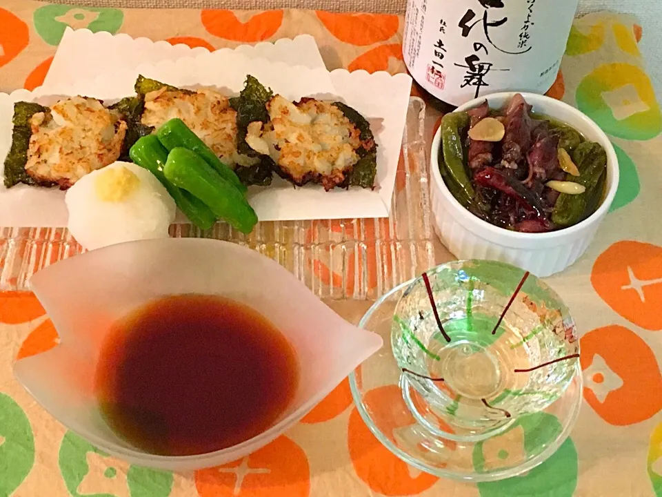 Snapdishの料理写真:山芋磯辺揚げ
ホタルイカとししとうのアヒージョ
華の舞 ふくよか純米|藤井裕之さん