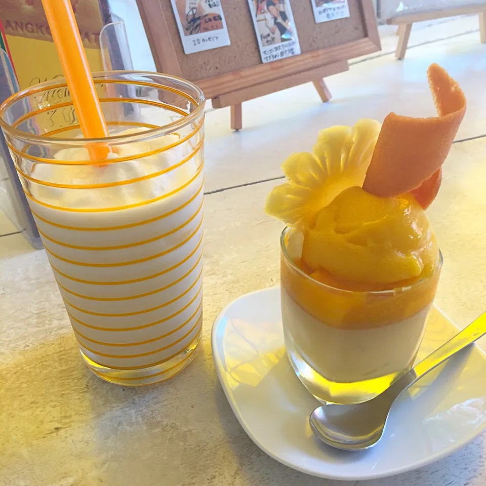 coconut smoothie, mango and mango|maixx ใหม่さん