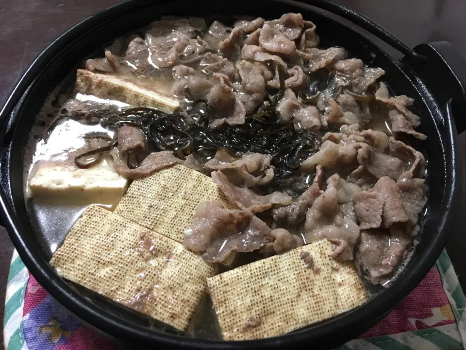 今宵は牛鍋を。すき焼きではなく、さっぱり塩昆布で味つけしています。|sniper66さん