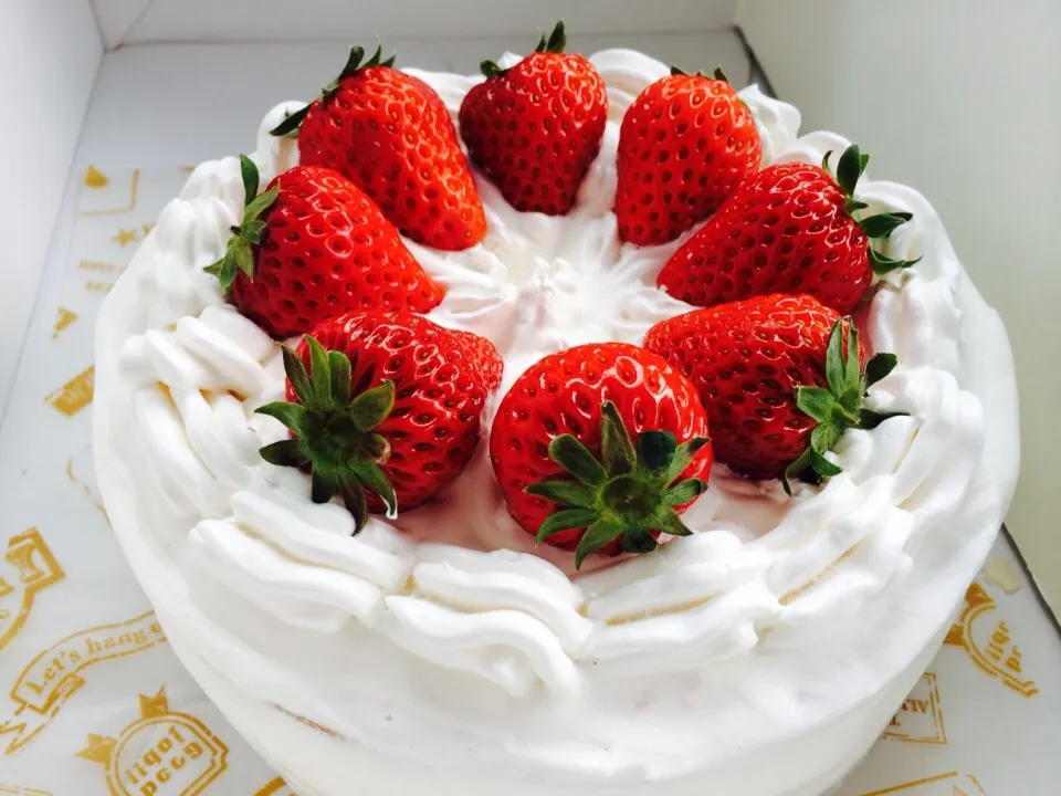 Snapdishの料理写真:イチゴのお誕生ケーキ🍓|しずえさん