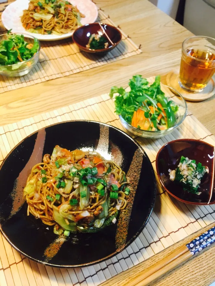 今夜は旦那飯で、焼きそば（^人^）✨
食べたら仕事に戻りますp(^_^)q|Kaoさん