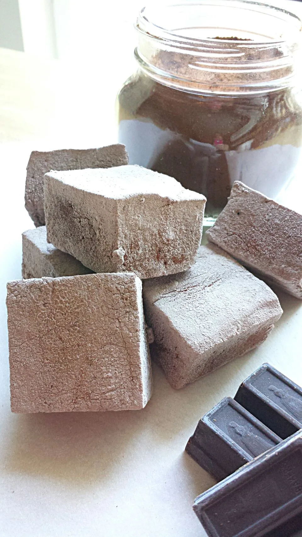 Handmade chocolate marshmallows! #marshmallowmadness #littlepieceofheaven #chocoholics #sweettreats|Jen Robillardさん