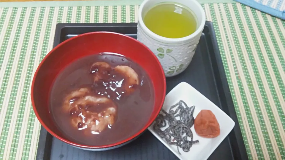 鏡開き　おしるこ
口直しに　塩昆布と梅干し|あぁちゃんさん