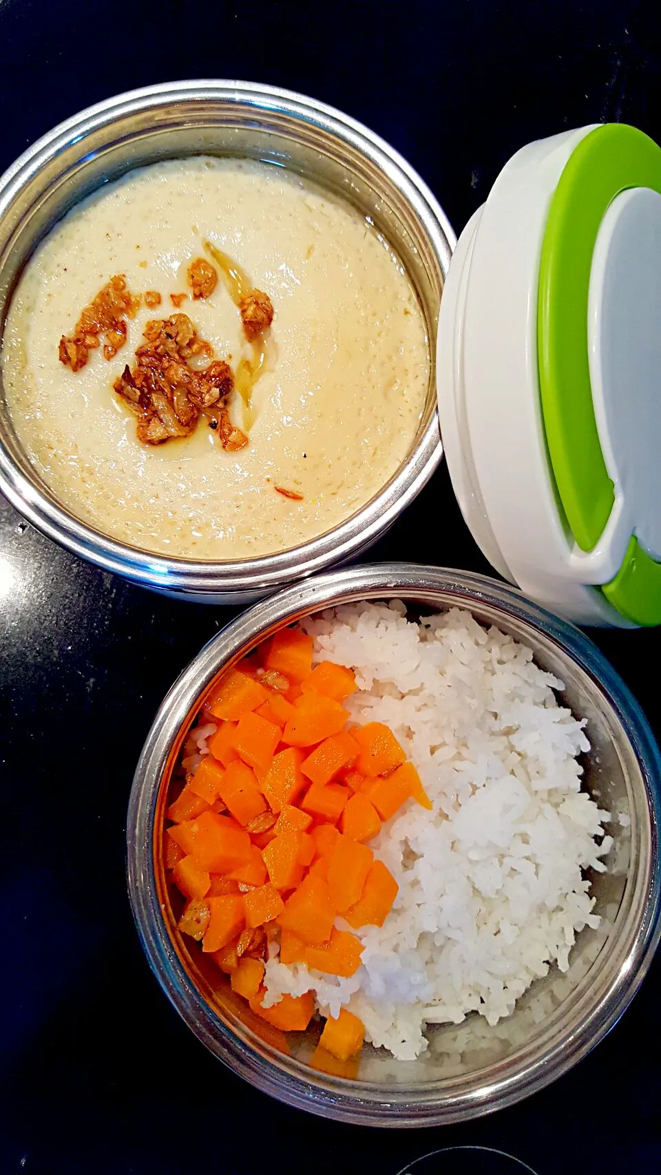 Steamed eggs with carrots and rice for children lunchbox|Serene Leeさん