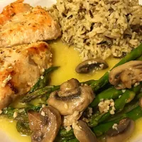 Sautéed chicken breasts with asparagus and mushrooms in a garlic butter and thyme sauce|Christina Louiseさん