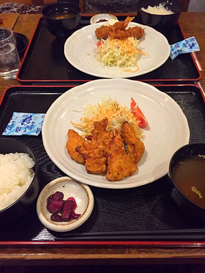 唐揚げ定食🐔と海老フライ定食🍤|すかラインさん