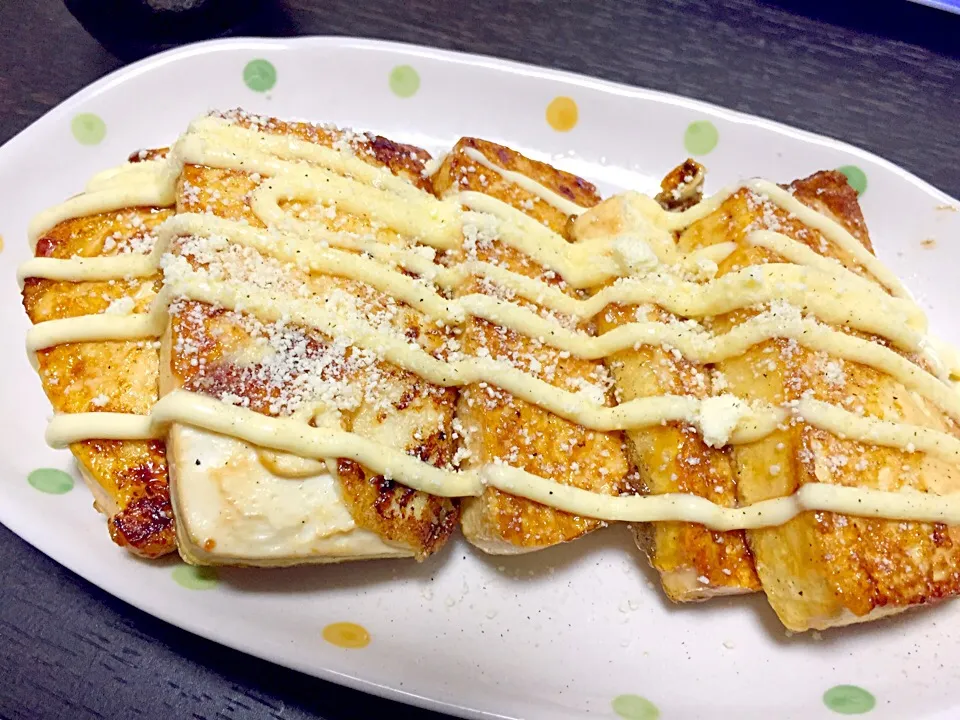 Snapdishの料理写真:豆腐ステーキ！マヨチーズのっけ（＾Ｏ＾）|ゆっかさん