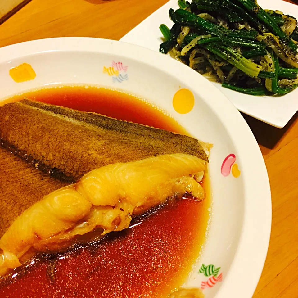 Snapdishの料理写真:カレイ煮付けと胡麻和え|Emi Saitouさん