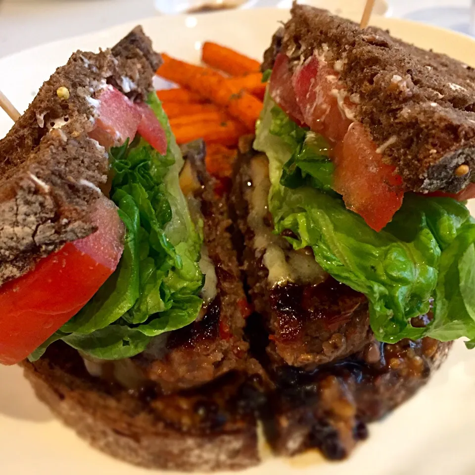 100% Lean Beef Burger|Jeremy Khooさん