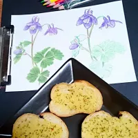 久しぶりに「大人の塗り絵」✏✐✎✍ やってます。

疲れたので
一息に  ガーリックトースト  🍞  いただきま～す♥