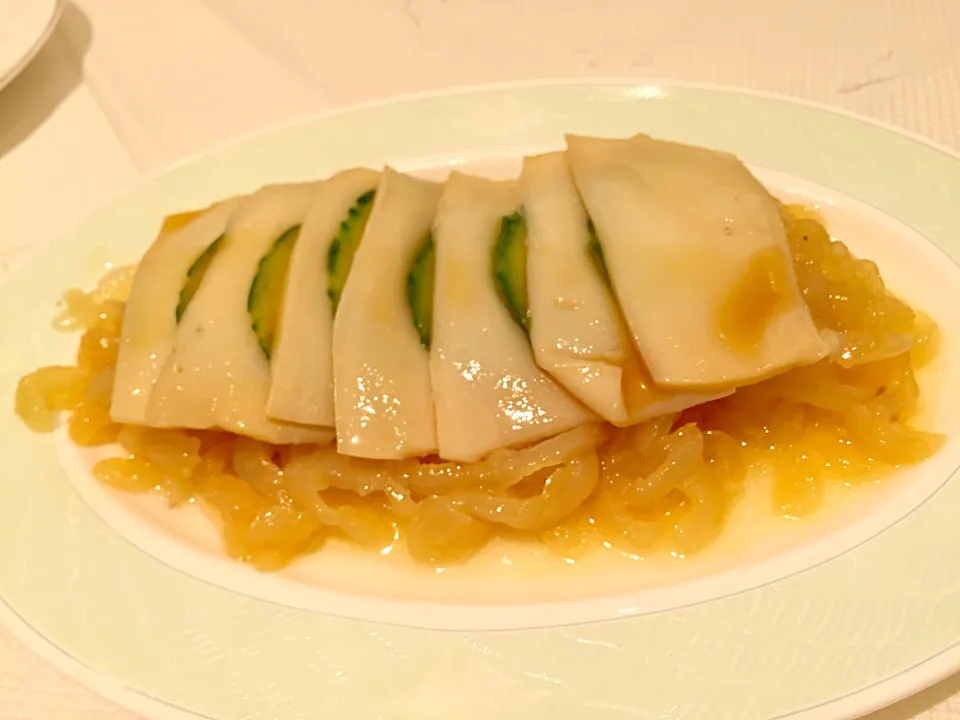 Shredded jellyfish & sliced sea whelk in sesame oil|Sky Blueさん