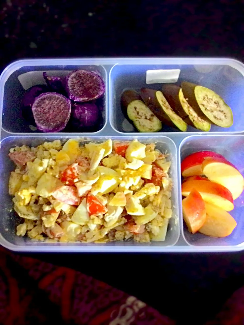 Snapdishの料理写真:mixed salad, sweet potatoes, steamed brinjal and slices of apple.
 #eatclean #Healthy #healthyfood#loseweight|Chef AinyLovaさん