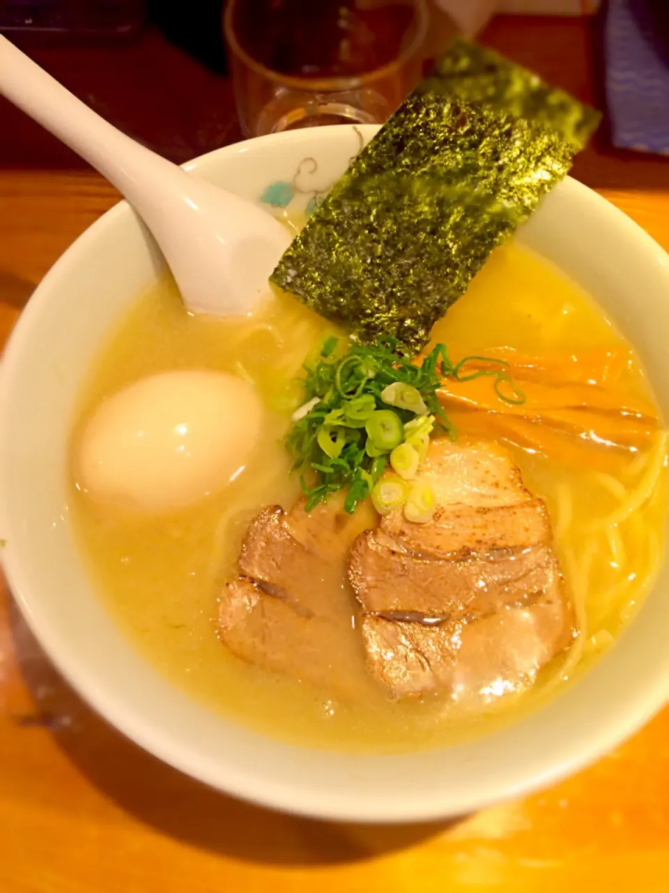 Snapdishの料理写真:塩らーめん＋味玉@Noodle Maker貴|morimi32さん