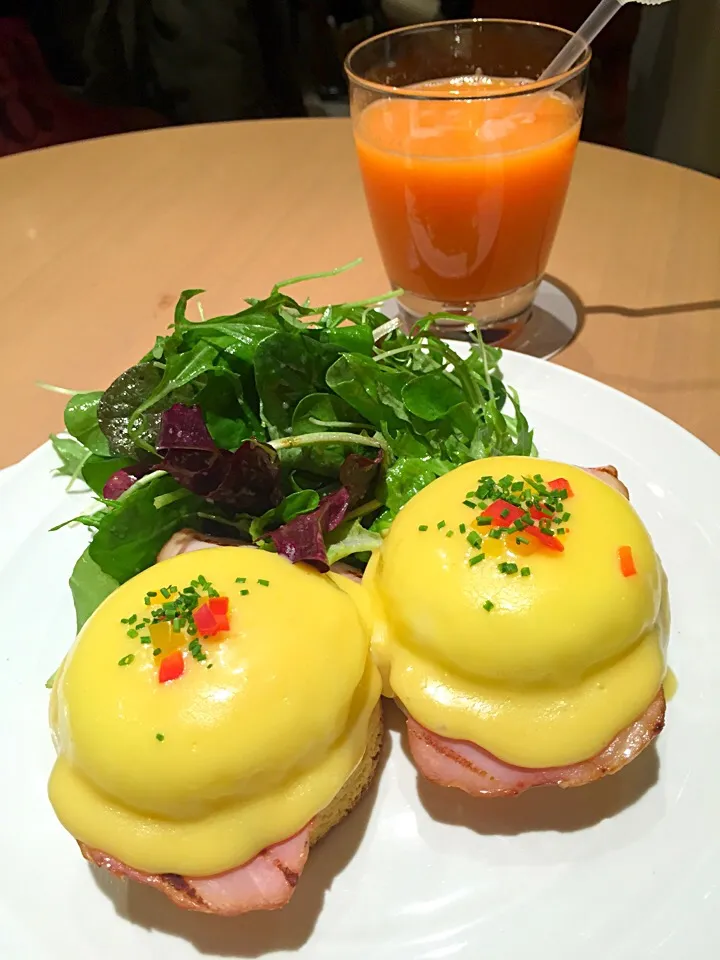 egg benedict|Reiko Araiさん