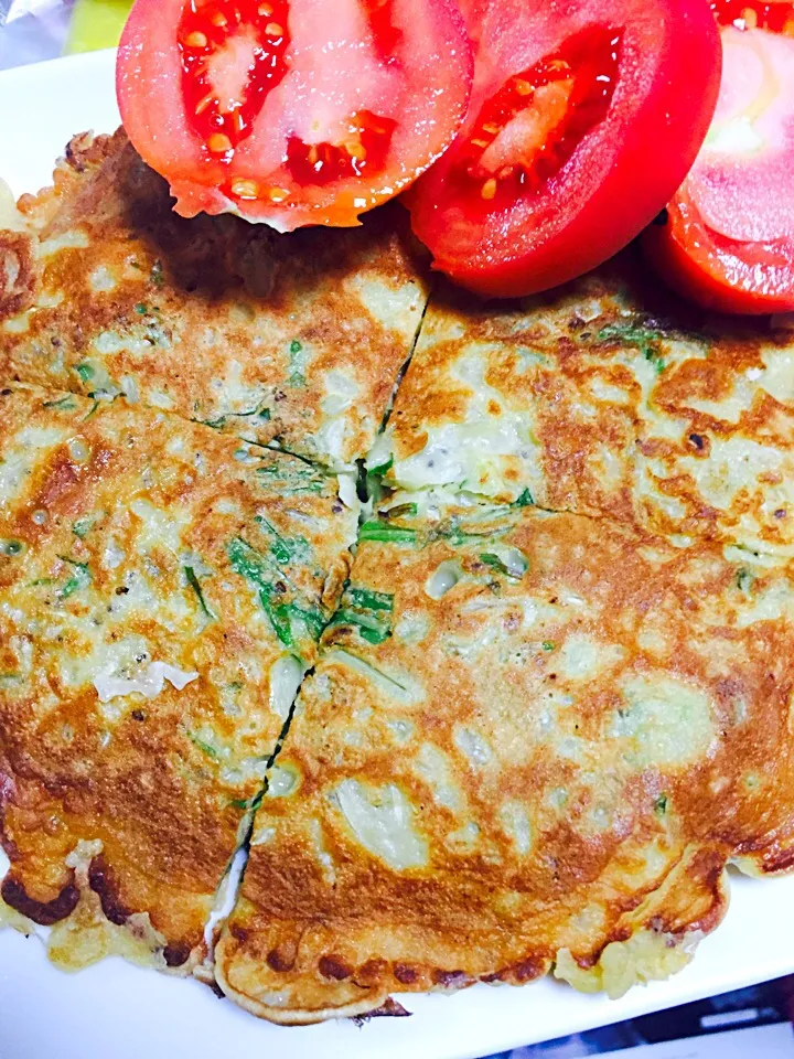 キャベツと水菜を小麦粉たまごみずチアシードまぜてやいたやつめんつゆ白だし|ぽよさん