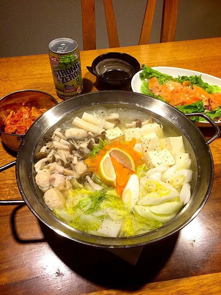 鍋〜〜🍲
久しぶりの寒さで🍲❣️|まんぞーさん