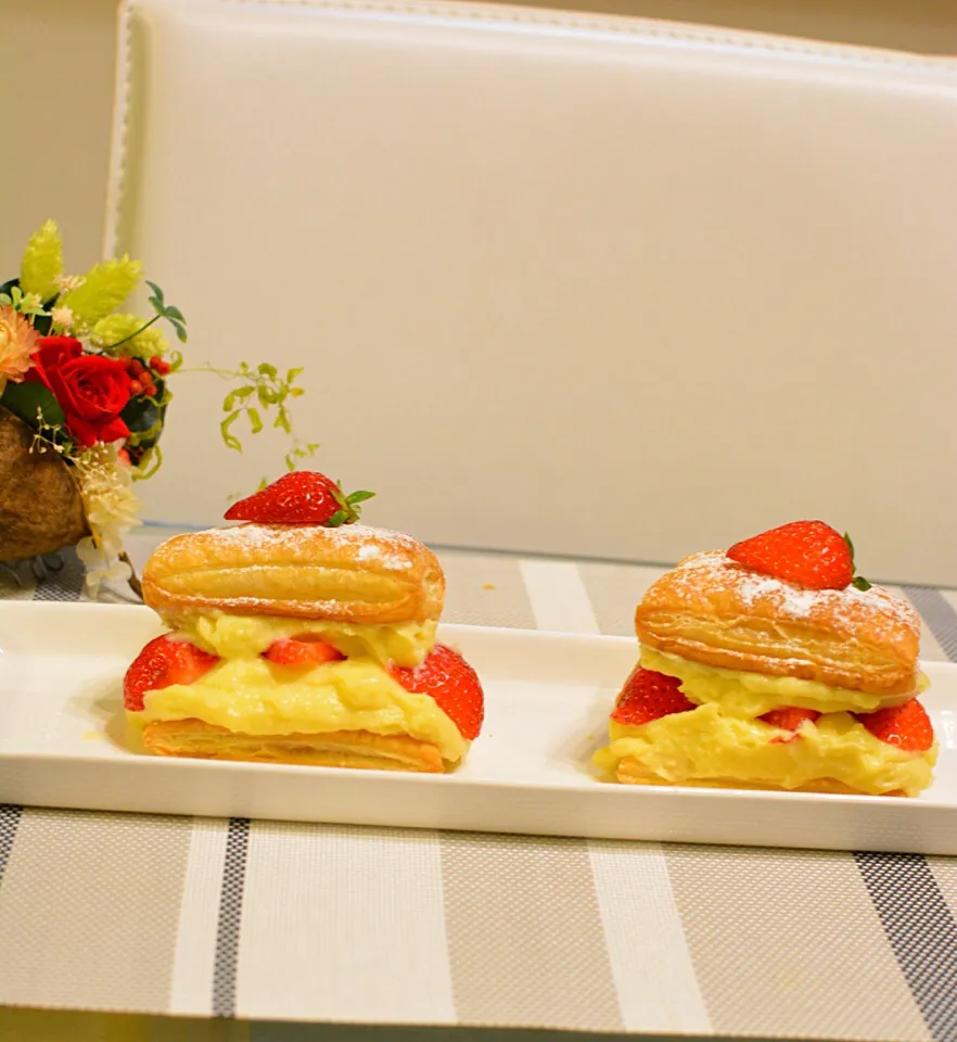 Snapdishの料理写真:Strawberry Napoleon 🍓 いちごのミルフィーユ🍓( カスタードクリーム)|💖 ジジ 💖さん