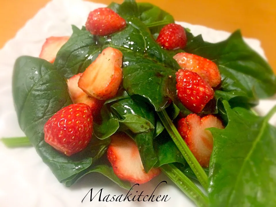 Snapdishの料理写真:Strawberries&spinach salad|Masakiさん