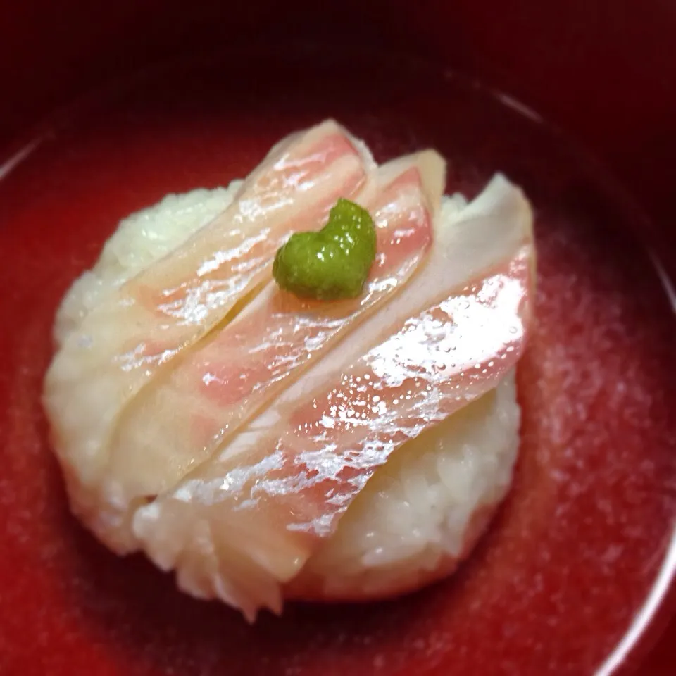 Snapdishの料理写真:鯛茶漬け  鯛🐟とわさびだけ😁|Yu Yu mamaさん