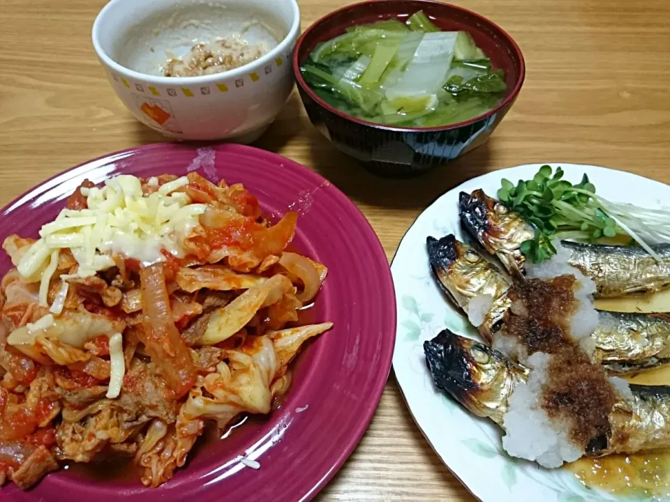 野菜炒めトマトソースチーズのせ　いわしの焼き魚　焼き過ぎたところは大根おろしで隠す(^^;)|Shinji Matsuokaさん