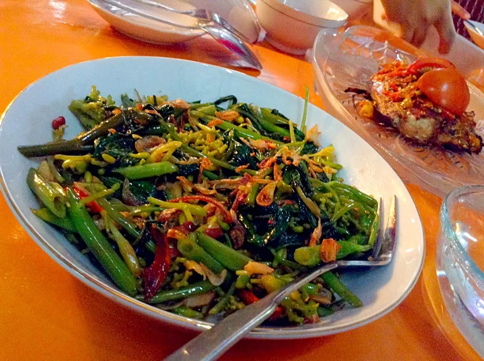 Sayur Bunga Pepaya|Bambang Budiono Tjioさん