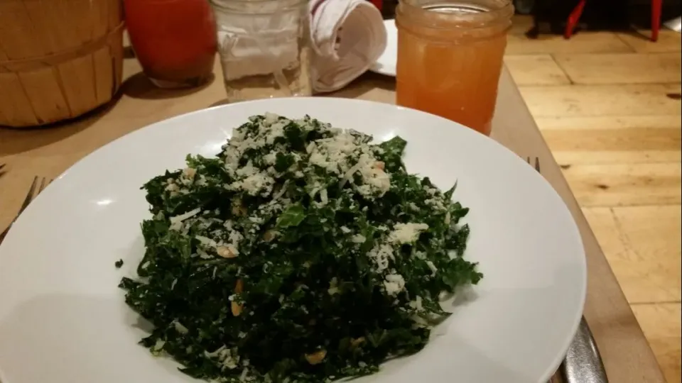 All Kale Caesar Salad with Ginger Tumeric Tonic @ Vinaigrette|Christina Sasserさん