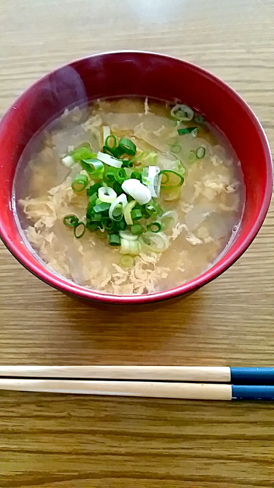 Snapdishの料理写真:玉ねぎとたまごのお味噌汁|みーーーさんさん