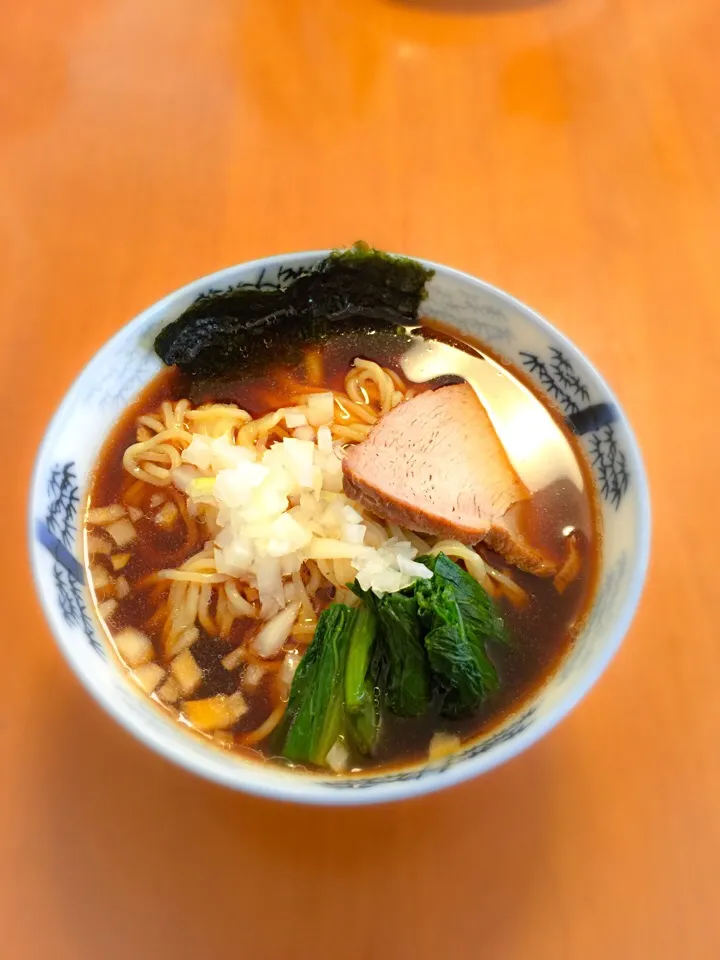 Snapdishの料理写真:なるとを入れ忘れてしまった八王子ラーメン|ツツヤンさん