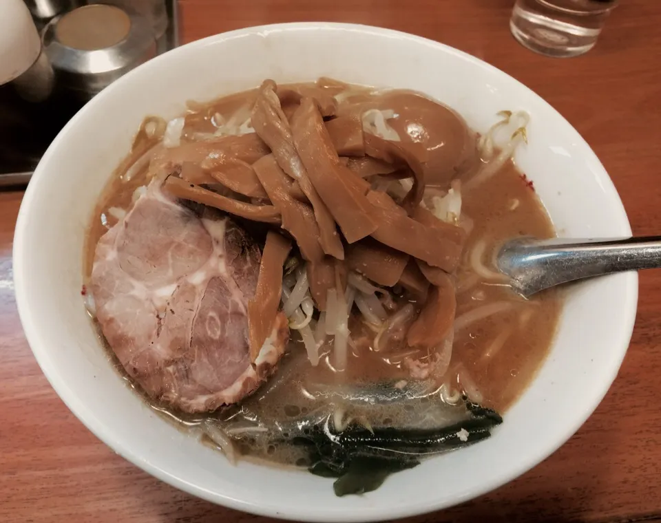 Snapdishの料理写真:2016年 一杯目🍜
えぞ菊 味噌ラーメン ランチタイムは煮卵無料よ〜🍥|BUBUさん