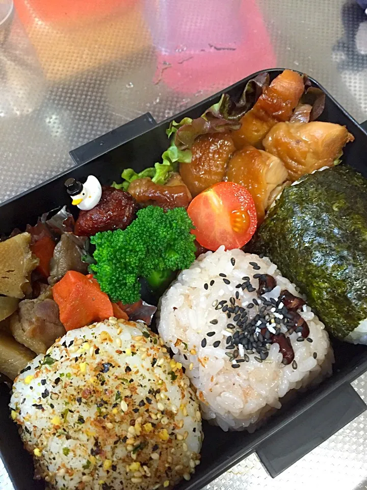 三色おにぎり弁当|いづみさん