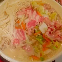 Snapdishの料理写真:#crockpot#Japanese cuisine #japanese nabe|Mani Baloniさん