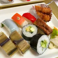 Snapdishの料理写真:ベジ寿司とソイミートの唐揚げ