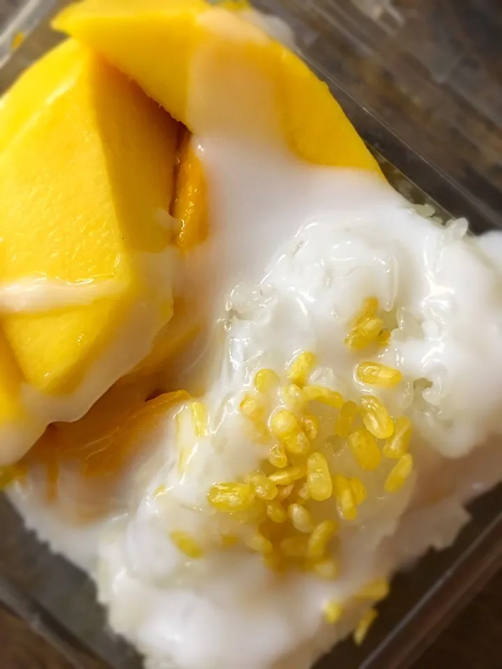 sticky Rice w Mango|jirawanさん