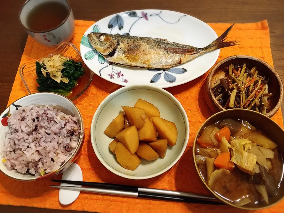 アジの塩焼き お浸し 里芋煮 きんぴら お味噌汁|fleur ❁︎⑅*さん