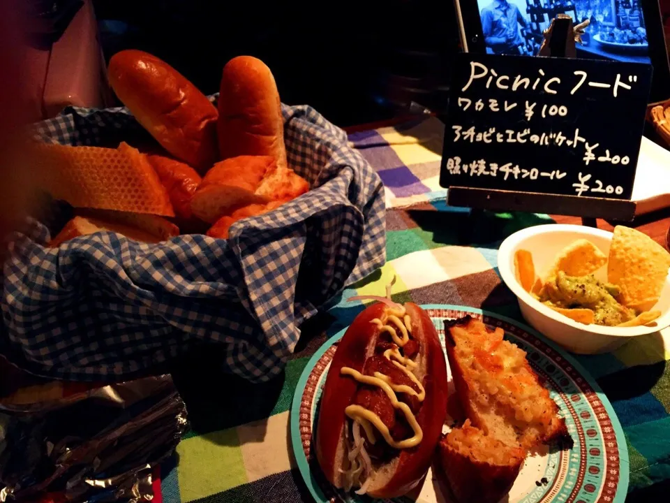 ワカモレとアンチョビエビバケットと照り焼きチキンロール！|たかのゆりさん