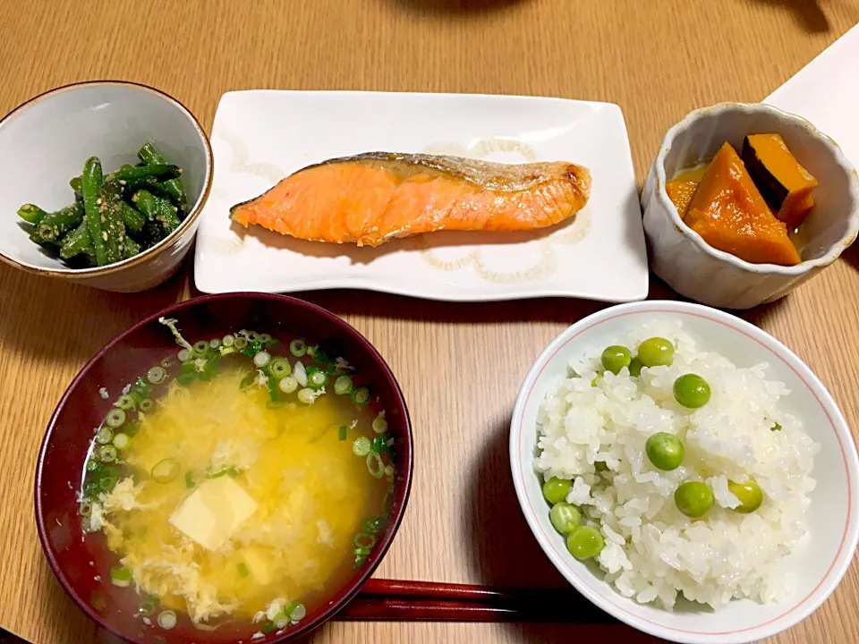 Snapdishの料理写真:昨日の夜ごはん🌙娘の好きな物ずらり❤️和食🇯🇵|acoyaさん