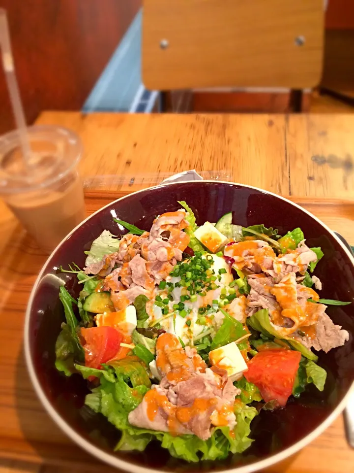 豚しゃぶサラダご飯♪♪|かえるんさん