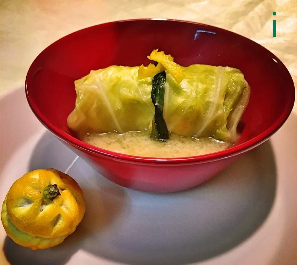 かおりさんの料理 ロールキャベツ西京白味噌汁仕立て 【Japanese style cabbage roll in MISO soup】|izoomさん