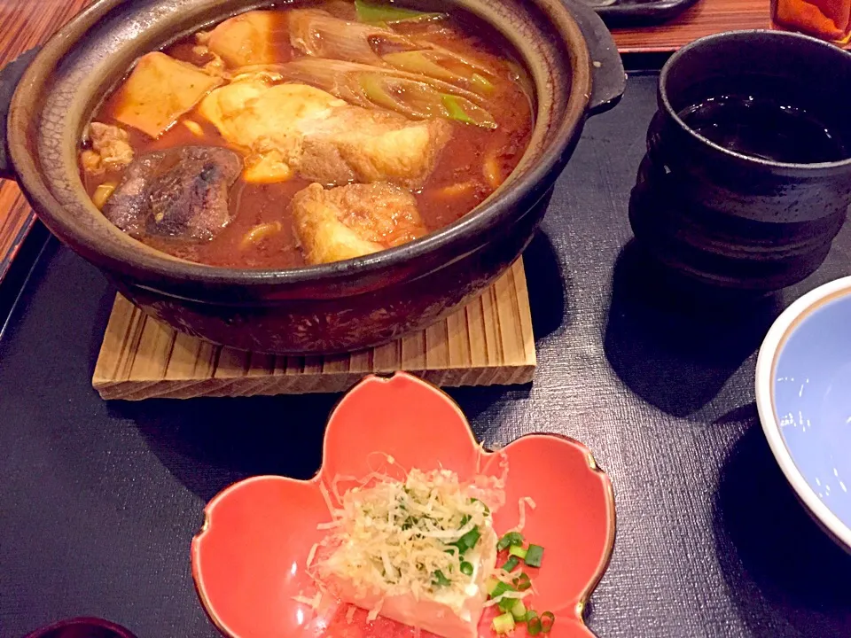 名古屋に来たよ〜お待ちかね味噌煮込みうどん♡♡( ᵕ̤ૢᴗᵕ̤ૢ )♡|さくたえさん