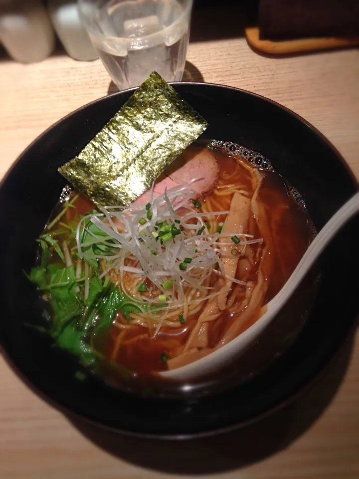 麺屋百式の節醤油らぁめん|しゃちおさん