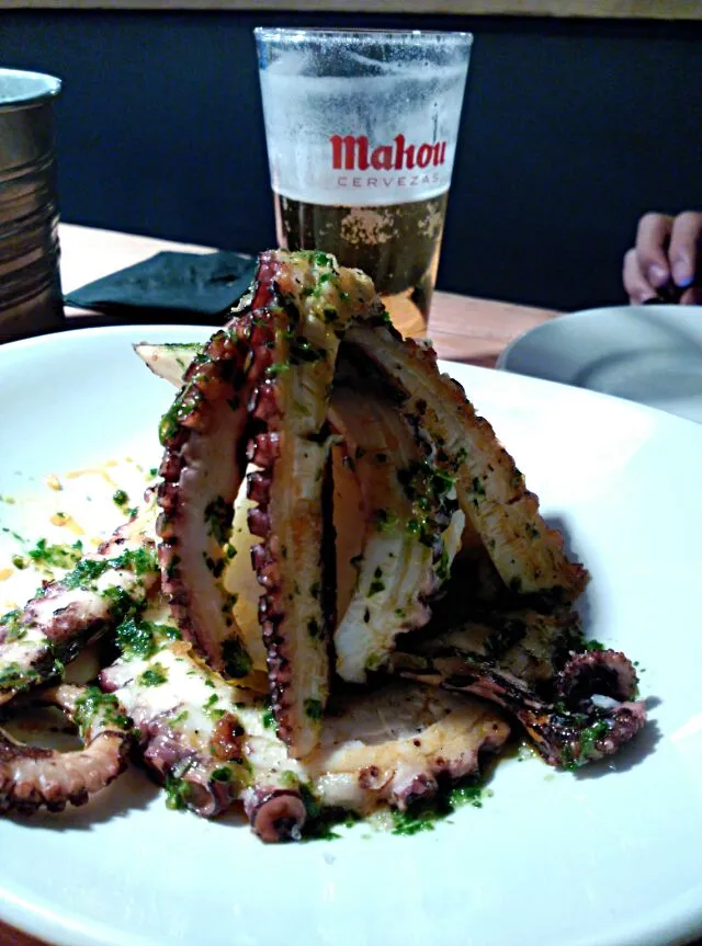 #pulpo a la brasa #bares #madrid #lapulperiavictoria|maimay71さん