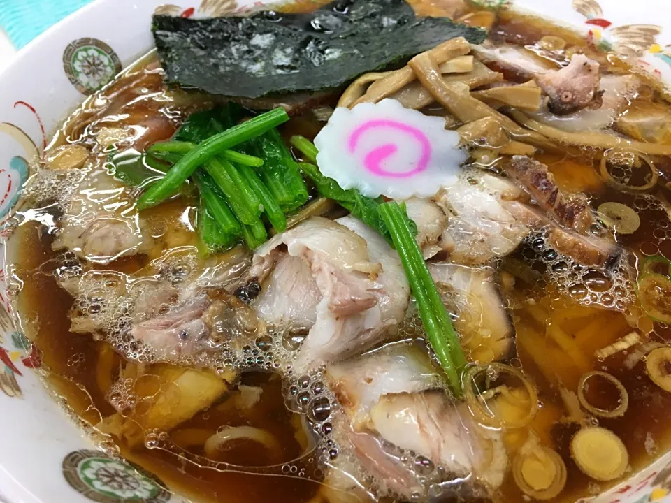 Snapdishの料理写真:青島ラーメン大盛りチャーシュー＠青島食堂|ナガマンさん