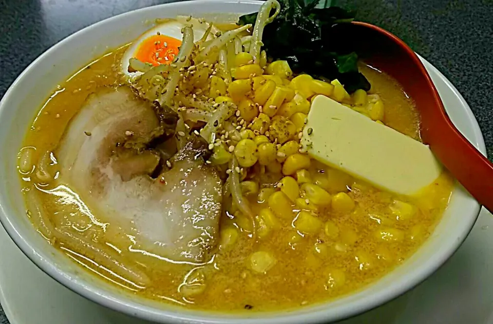 コーンバターこく味噌ラーメン|哲さん