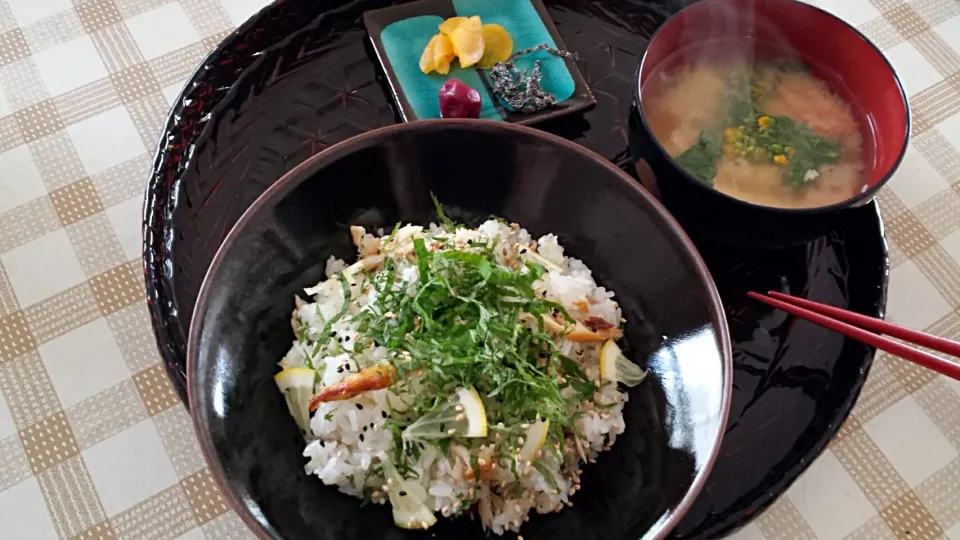 淡塩焼き鯖の混ぜごはん|おちゃわんさん