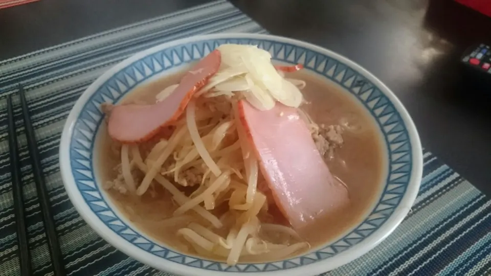 純連の味噌ラーメンはフライパンで作ると美味い❗|SATOSHI OOCHIさん