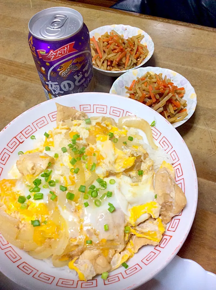 Snapdishの料理写真:親子丼とピリ辛七味のきんぴらゴボウ💖🍺|Norio Fukudaさん