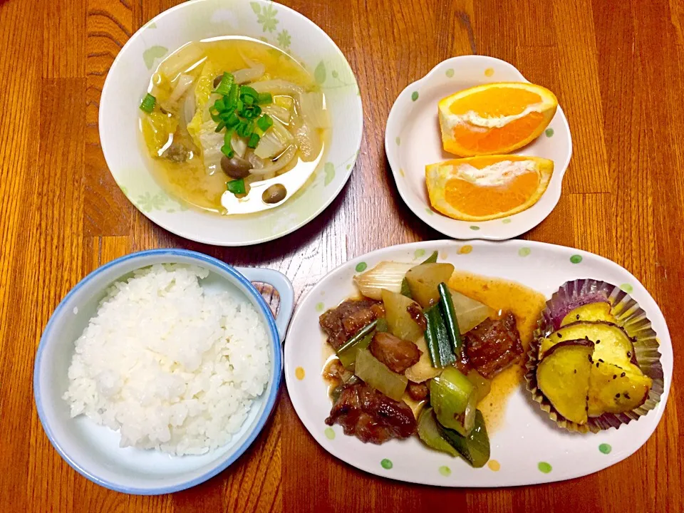 Snapdishの料理写真:大学芋
マグロのアラで角煮風葱鮪|みちさん