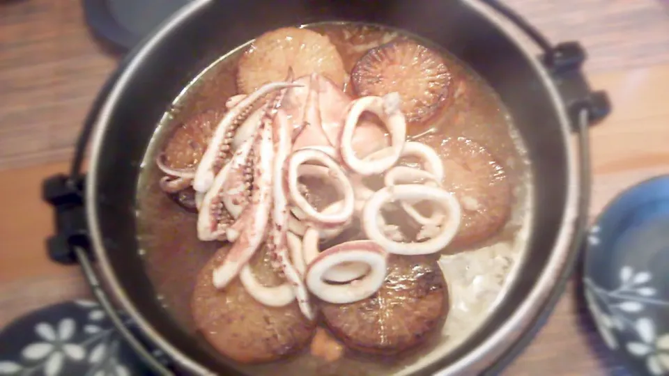 Snapdishの料理写真:焼き大根のイカおでん|Emiko Kikuchiさん